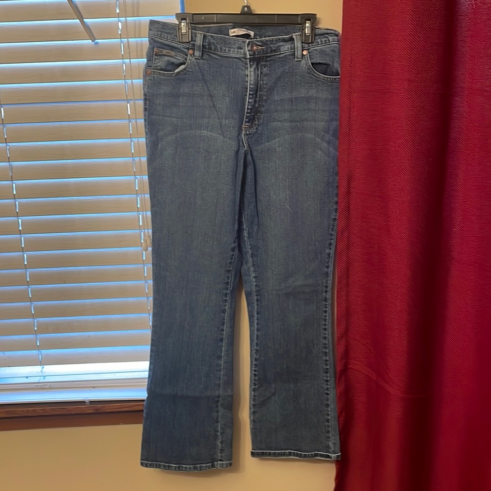 Lee’s Relaxed Bootcut Jeans